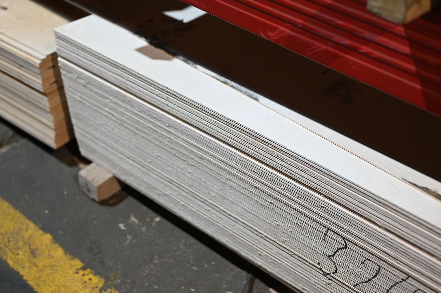 Фанера ФК 3мм 1525х1525мм сорт 4/4 нешлифованная березовая СВЕЗА