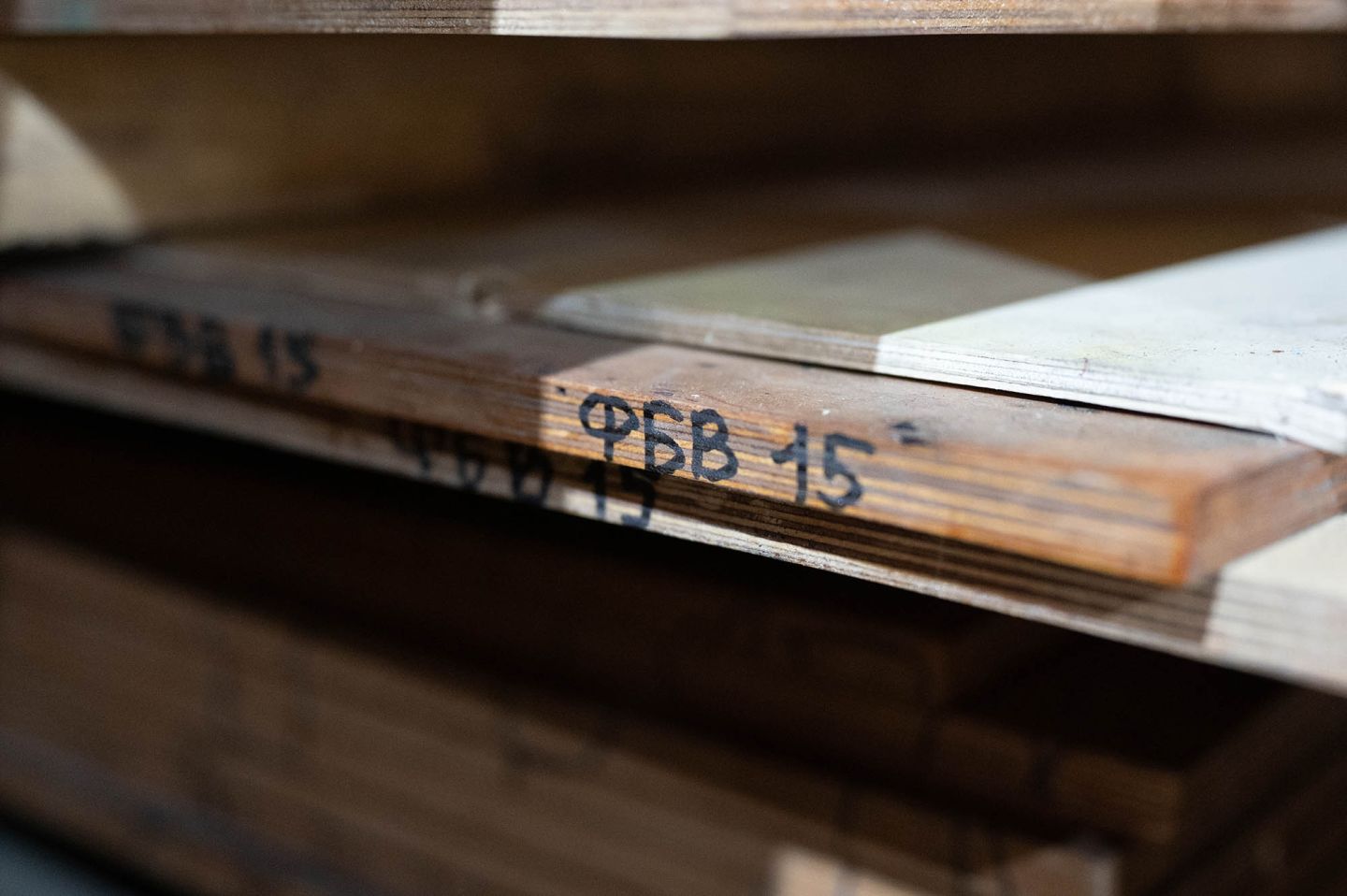 Фанера бакелизированная 15мм 2440х1220 мм сорт ФБВ березовая влагостойкая