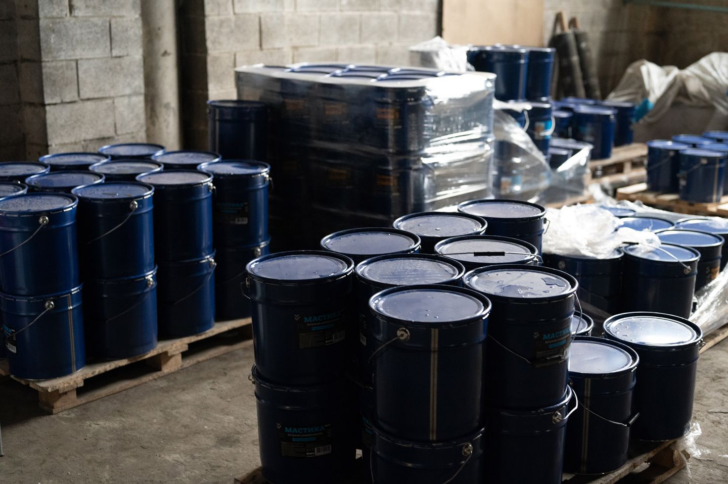 Мастика Бизон битумная универсальная гидроизоляционная 20 кг Бизон