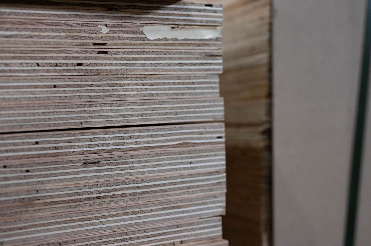 Фанера ФСФ 27 мм 2440х1220 мм сорт 1/3 шлифованная хвойная влагостойкая Larch Лиственница